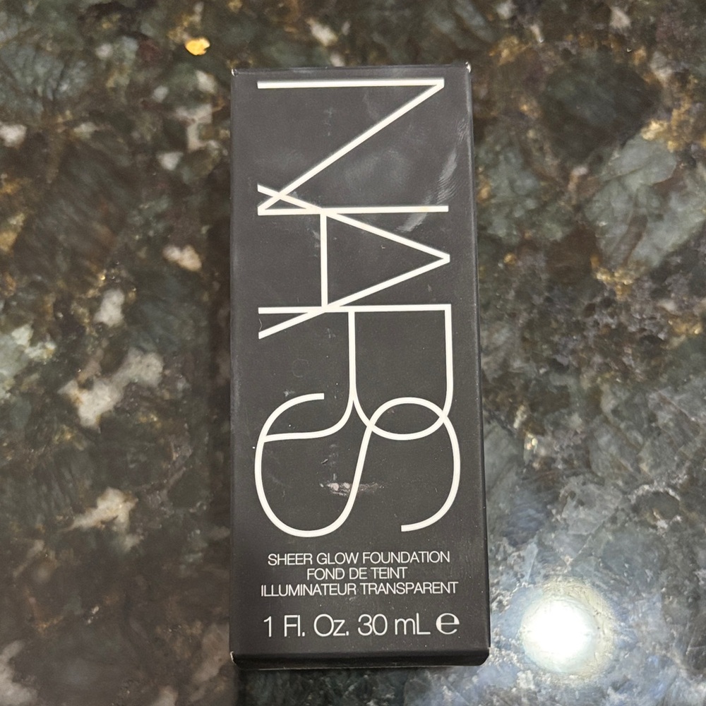 NARS Sheer Glow Foundation - never opened - Patagonia medium 1.2